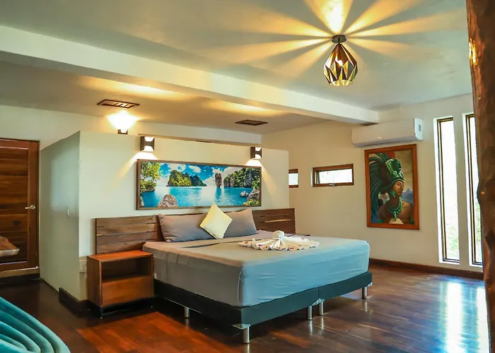 Casa Ak\'Ab\'Al Bacalar